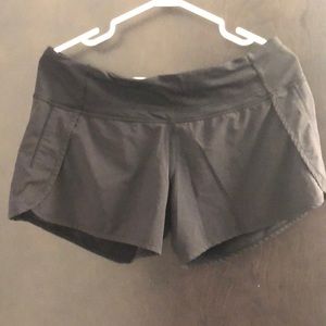 Lululemon run times short 4 inch seem
